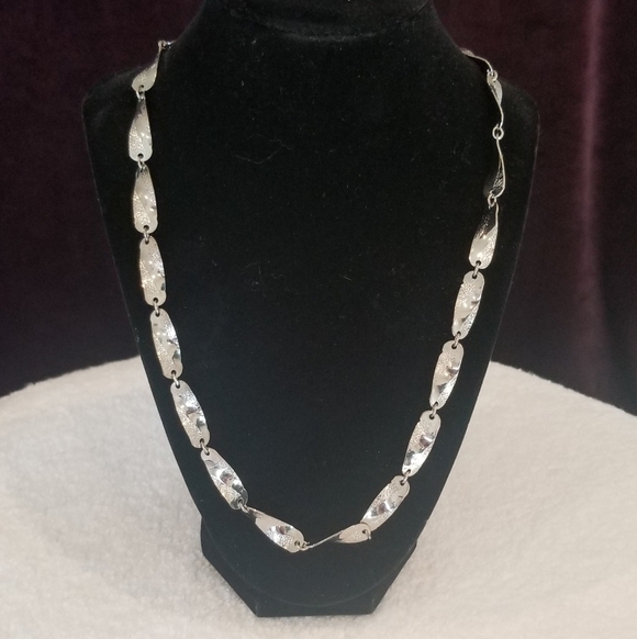 Jewelry - Vintage Silver Necklace "Leaf Link" Or "Foliage" Style. 28" Long